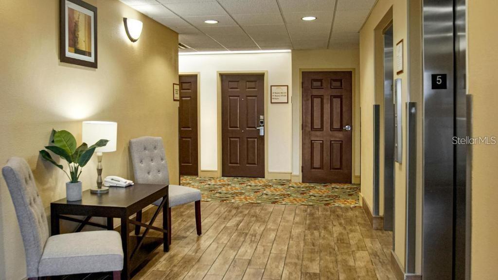 Image 7 of 16 For 3000 Maingate Lane 520