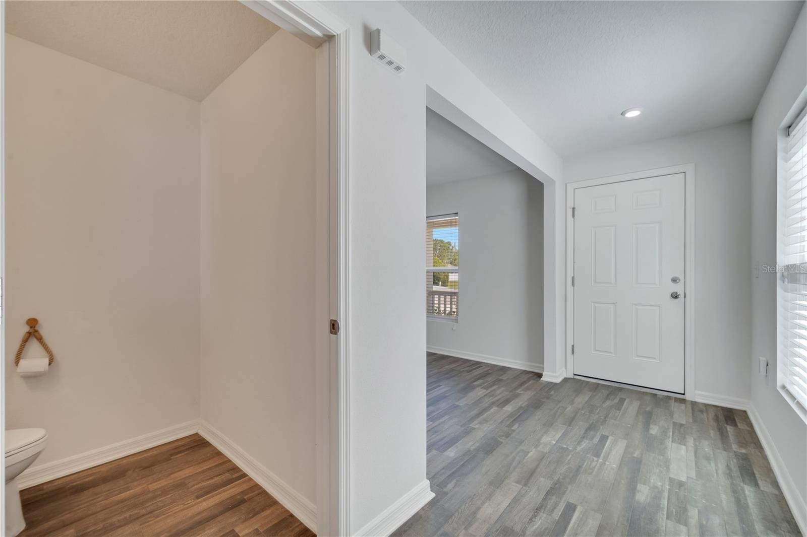 Image 5 of 18 For 815 Savona Place