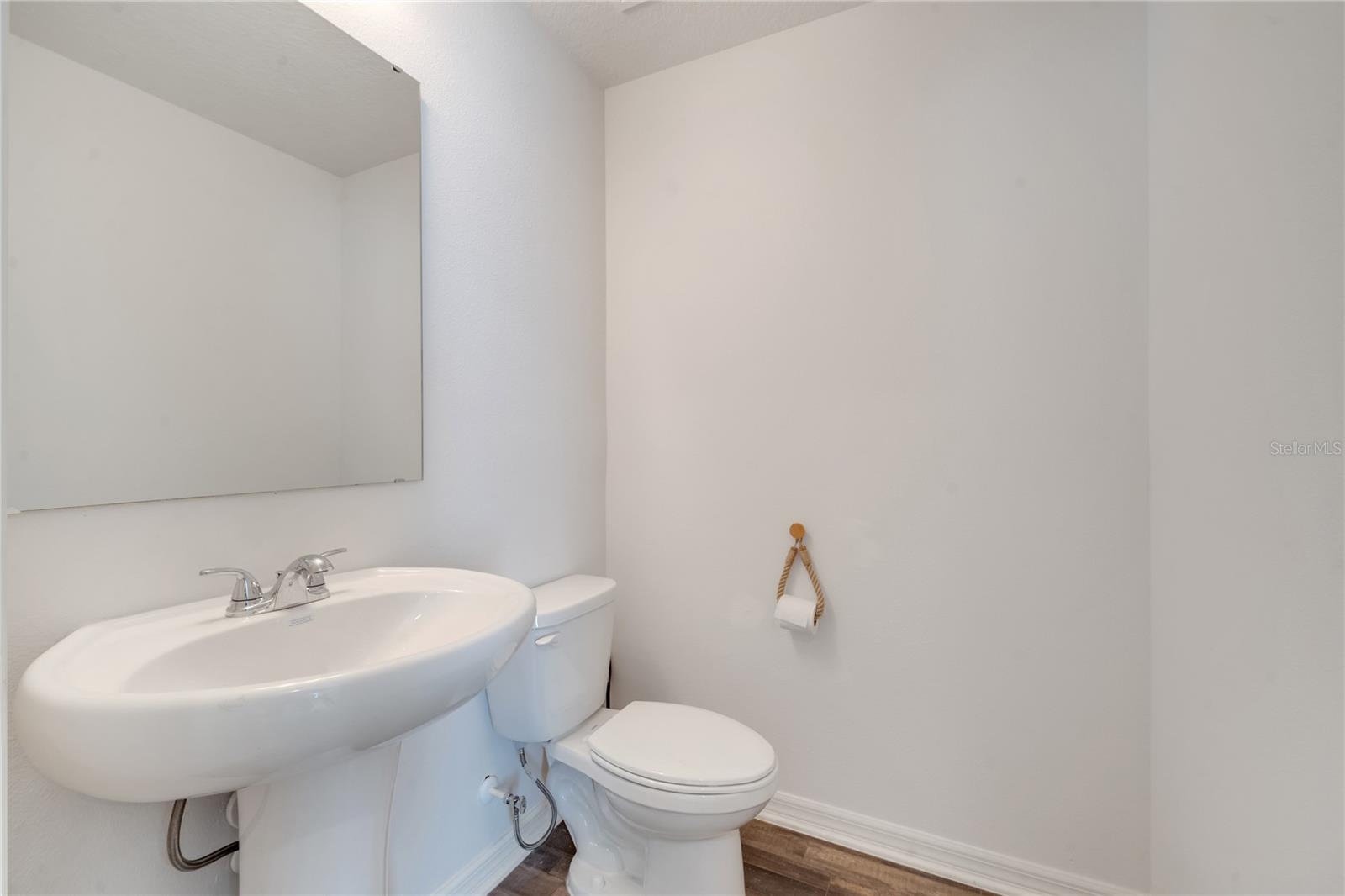 Image 6 of 18 For 815 Savona Place