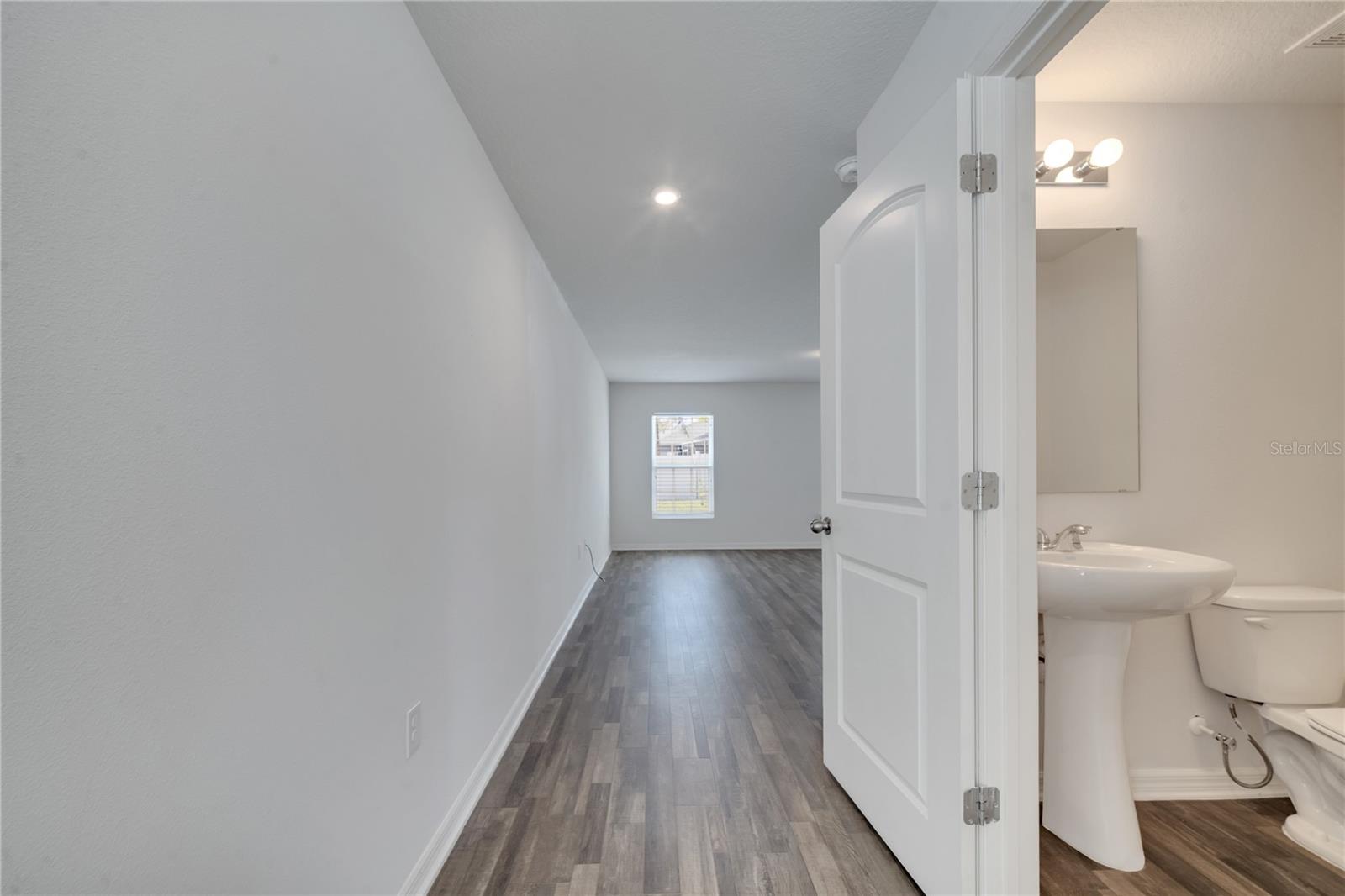 Image 7 of 18 For 815 Savona Place