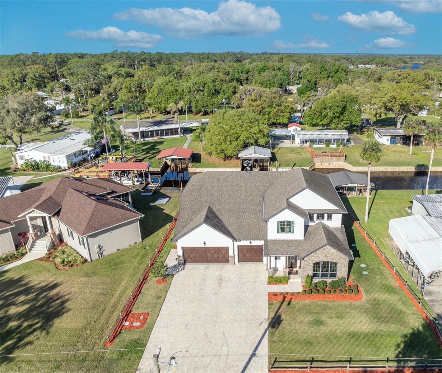 Details for 2072 Starboard Drive, GENEVA, FL 32732