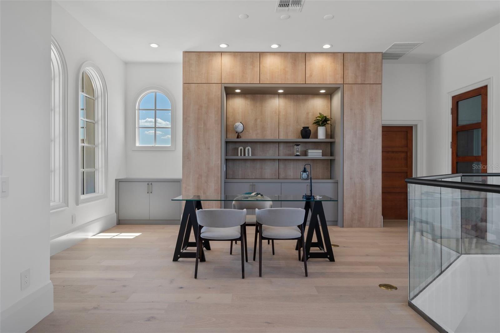 Image 22 of 81 For 14645 Isleview Drive