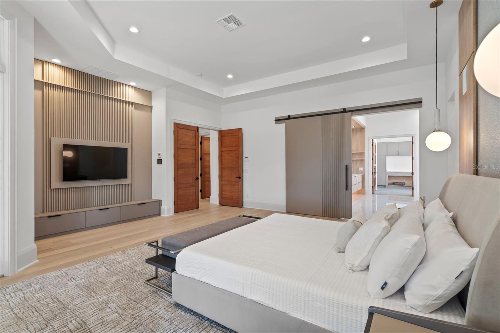 Image 27 of 81 For 14645 Isleview Drive