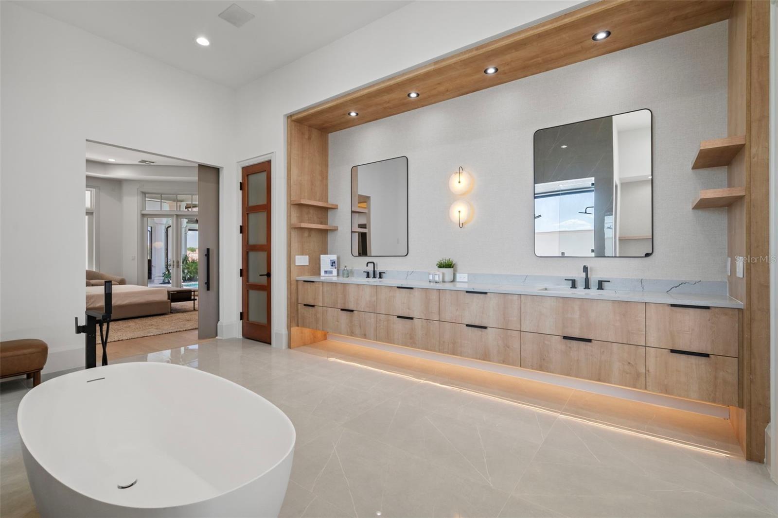 Image 29 of 81 For 14645 Isleview Drive