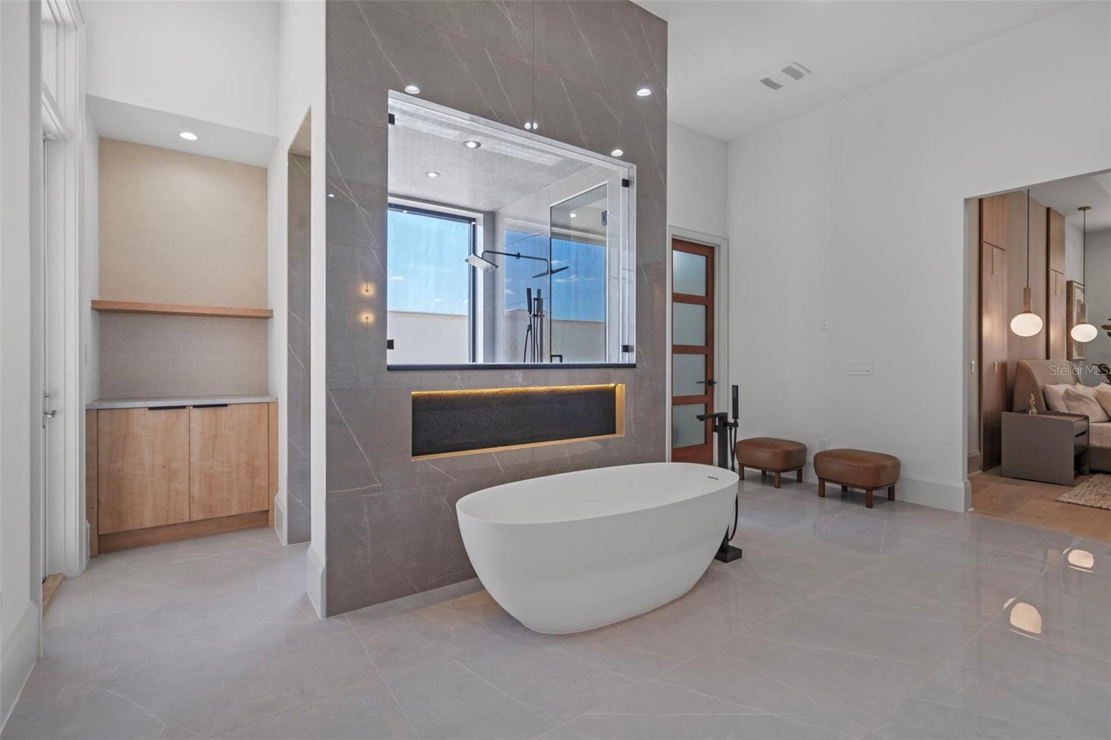 Image 30 of 81 For 14645 Isleview Drive