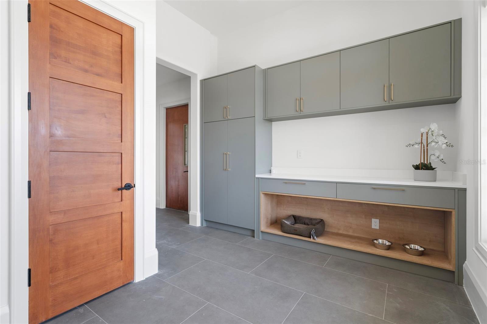 Image 34 of 81 For 14645 Isleview Drive