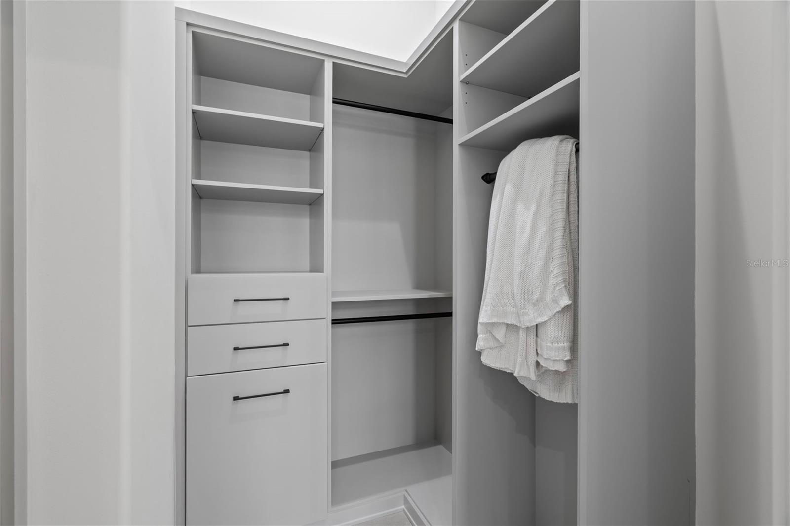 Image 42 of 81 For 14645 Isleview Drive