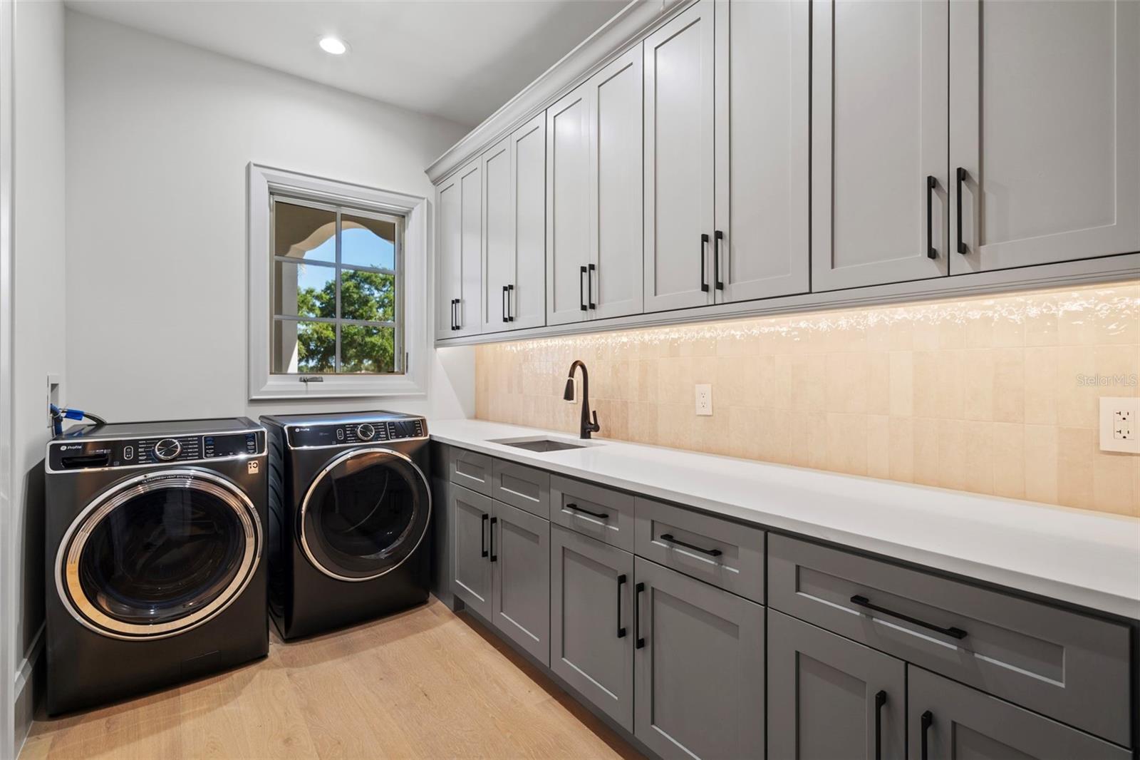 Image 45 of 81 For 14645 Isleview Drive