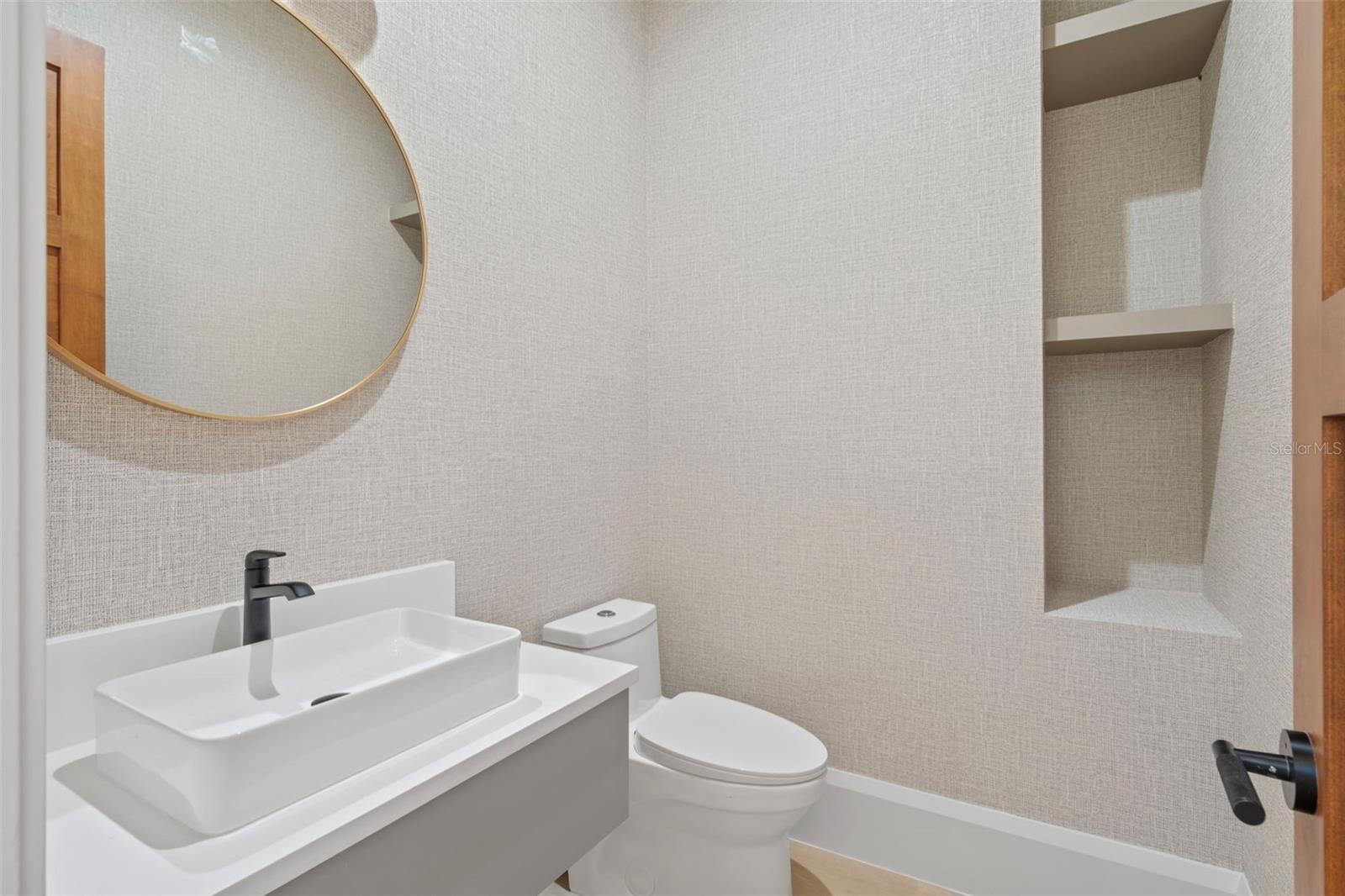 Image 46 of 81 For 14645 Isleview Drive