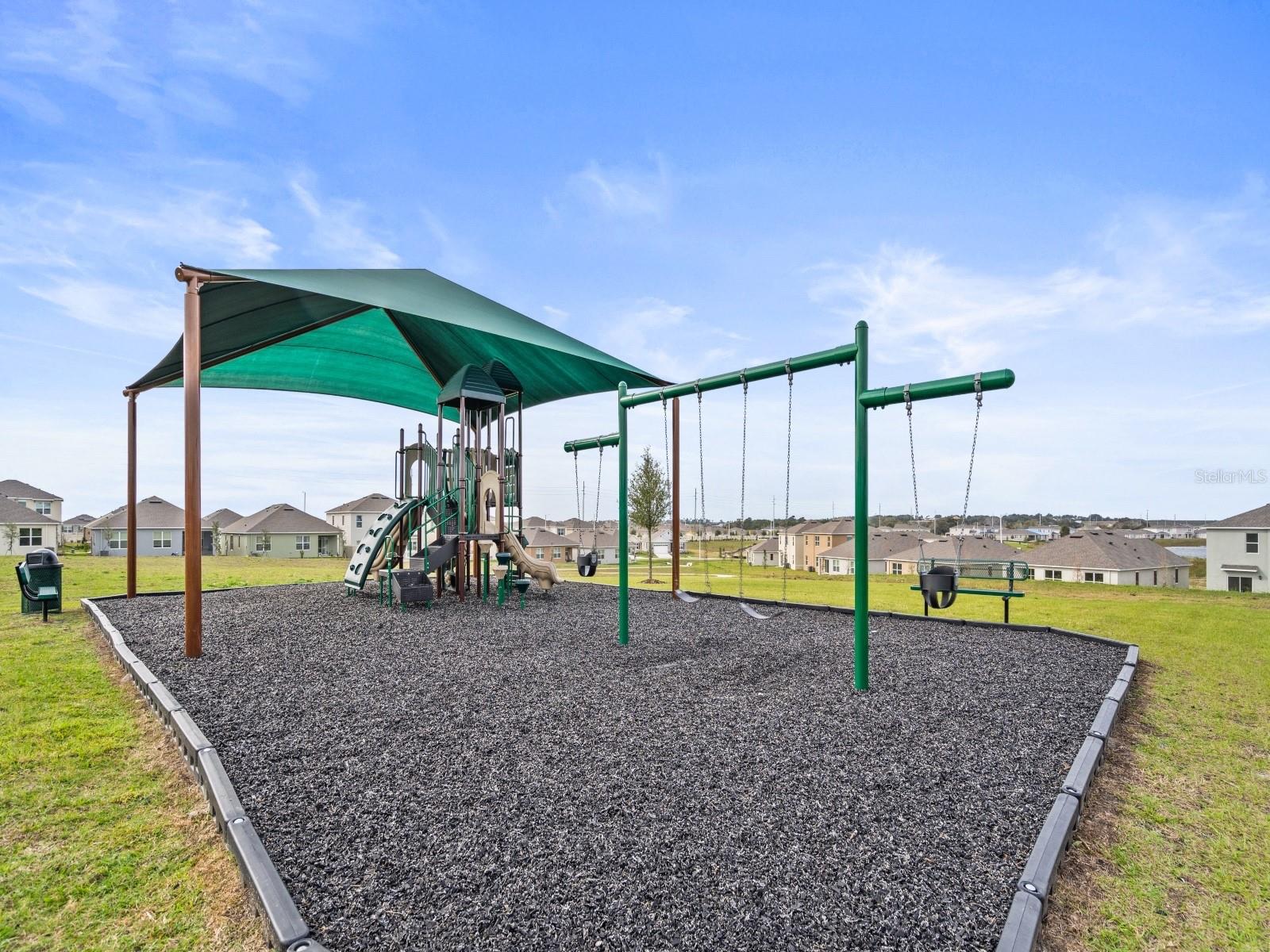 Image 4 of 39 For 800 Griffon Avenue