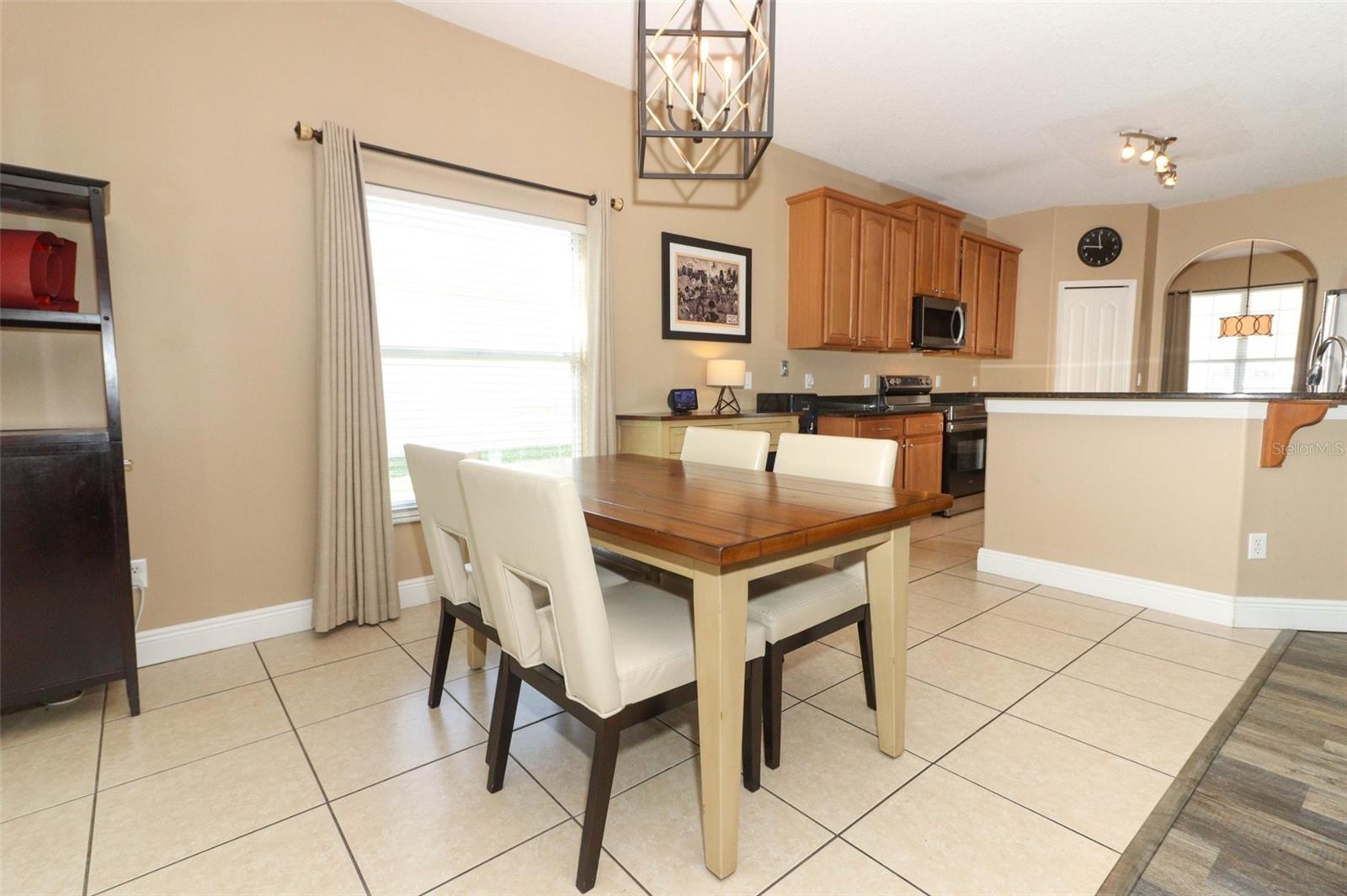 Image 8 of 65 For 2545 Azzurra Lane