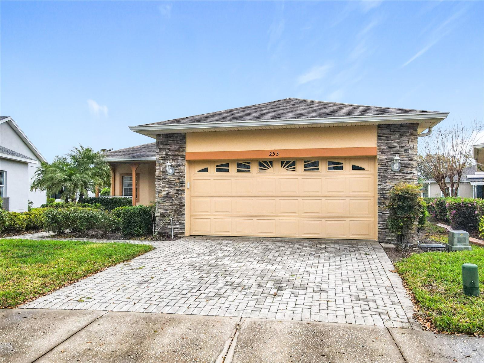 Image 12 of 56 For 253 Lake Cassidy Drive