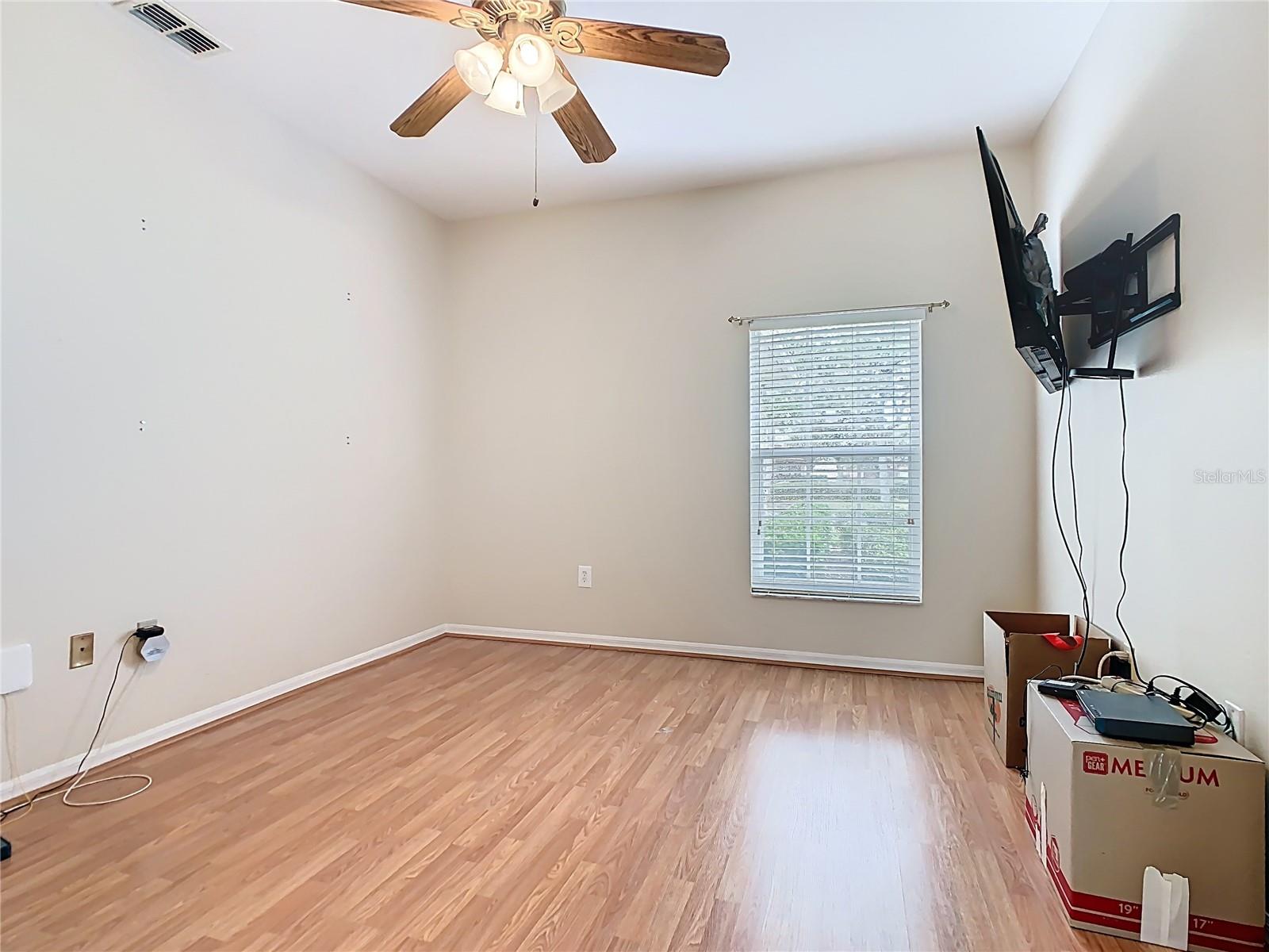 Image 14 of 56 For 253 Lake Cassidy Drive