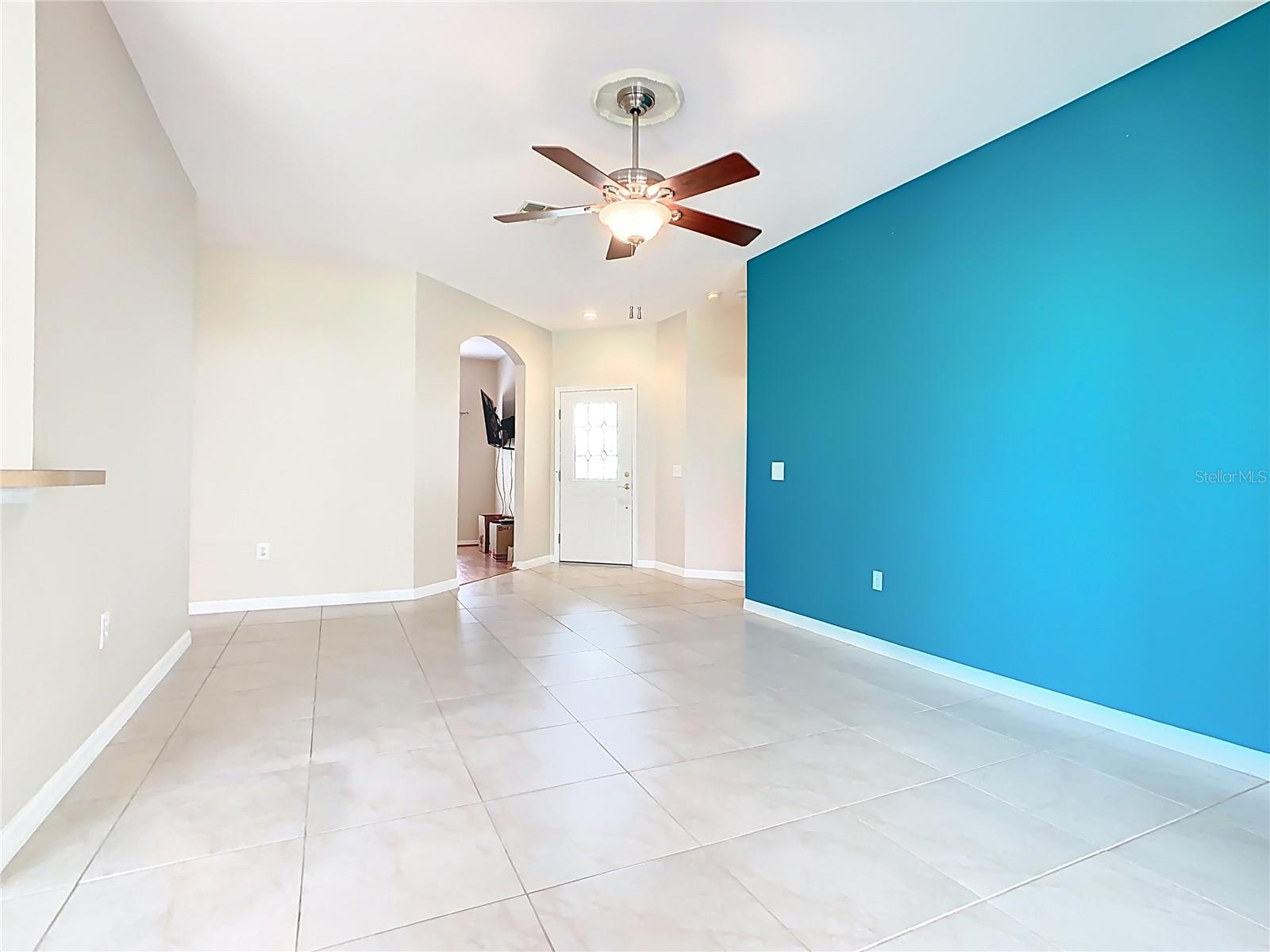 Image 21 of 56 For 253 Lake Cassidy Drive