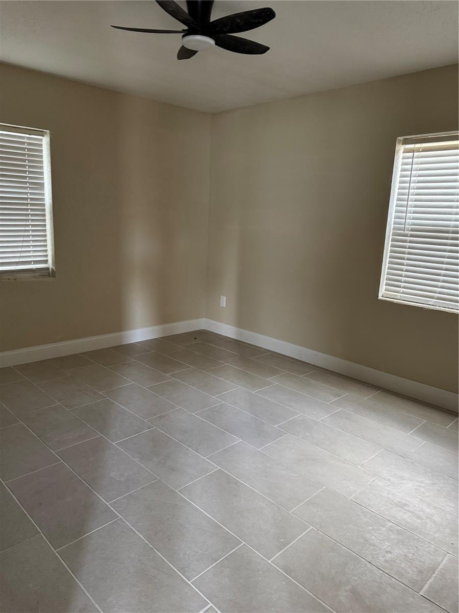 Image 12 of 29 For 1121 Santa Anita Street