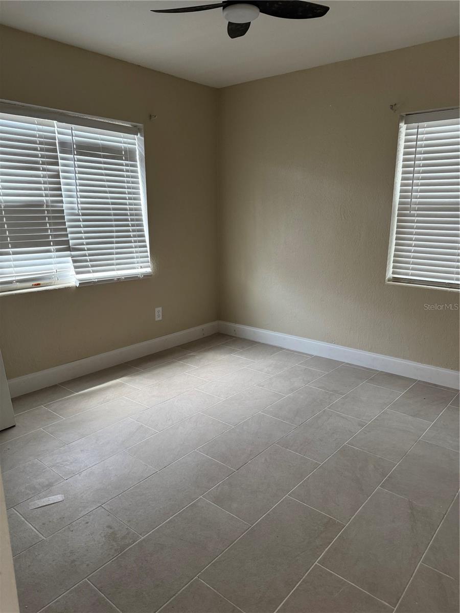Image 14 of 29 For 1121 Santa Anita Street