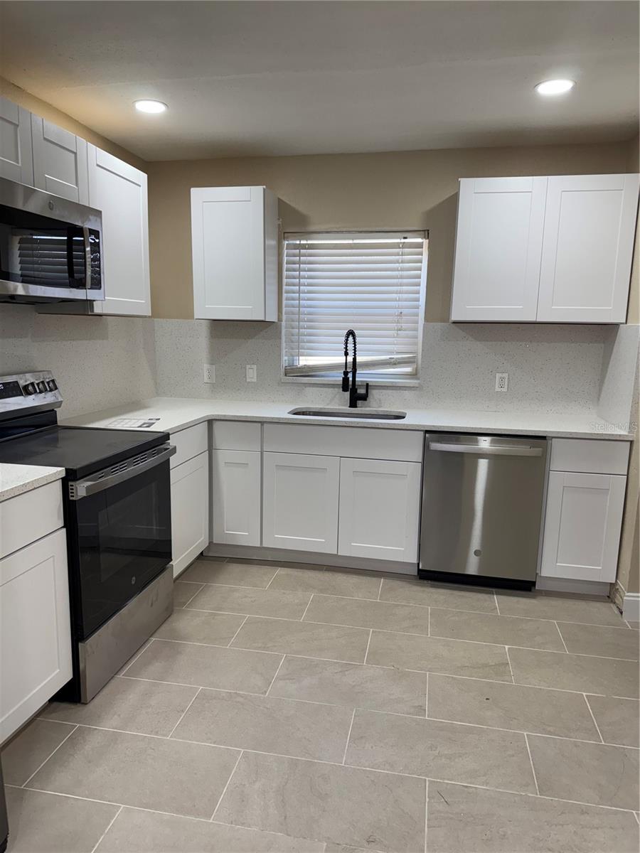 Image 5 of 29 For 1121 Santa Anita Street