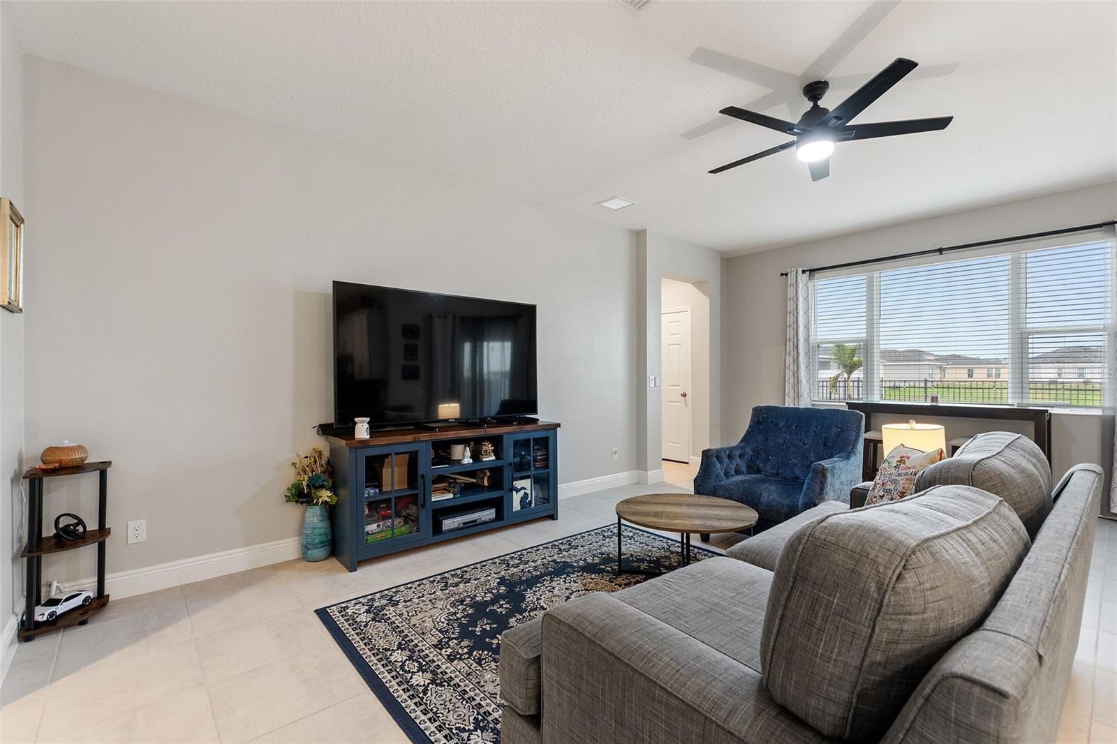 Image 14 of 68 For 5645 Camilla Street