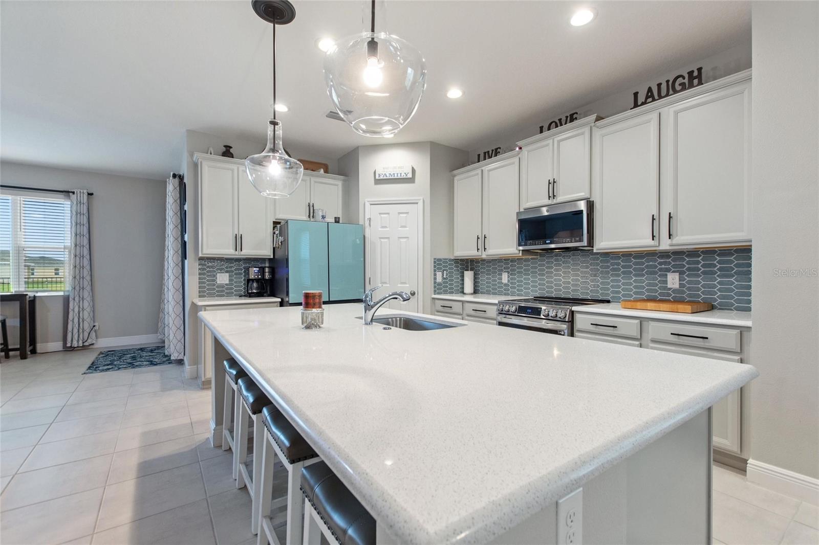 Image 15 of 68 For 5645 Camilla Street