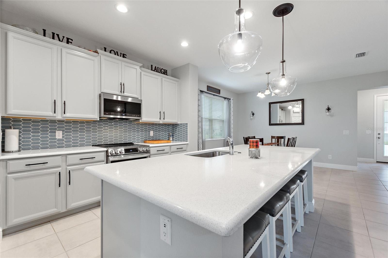 Image 17 of 68 For 5645 Camilla Street