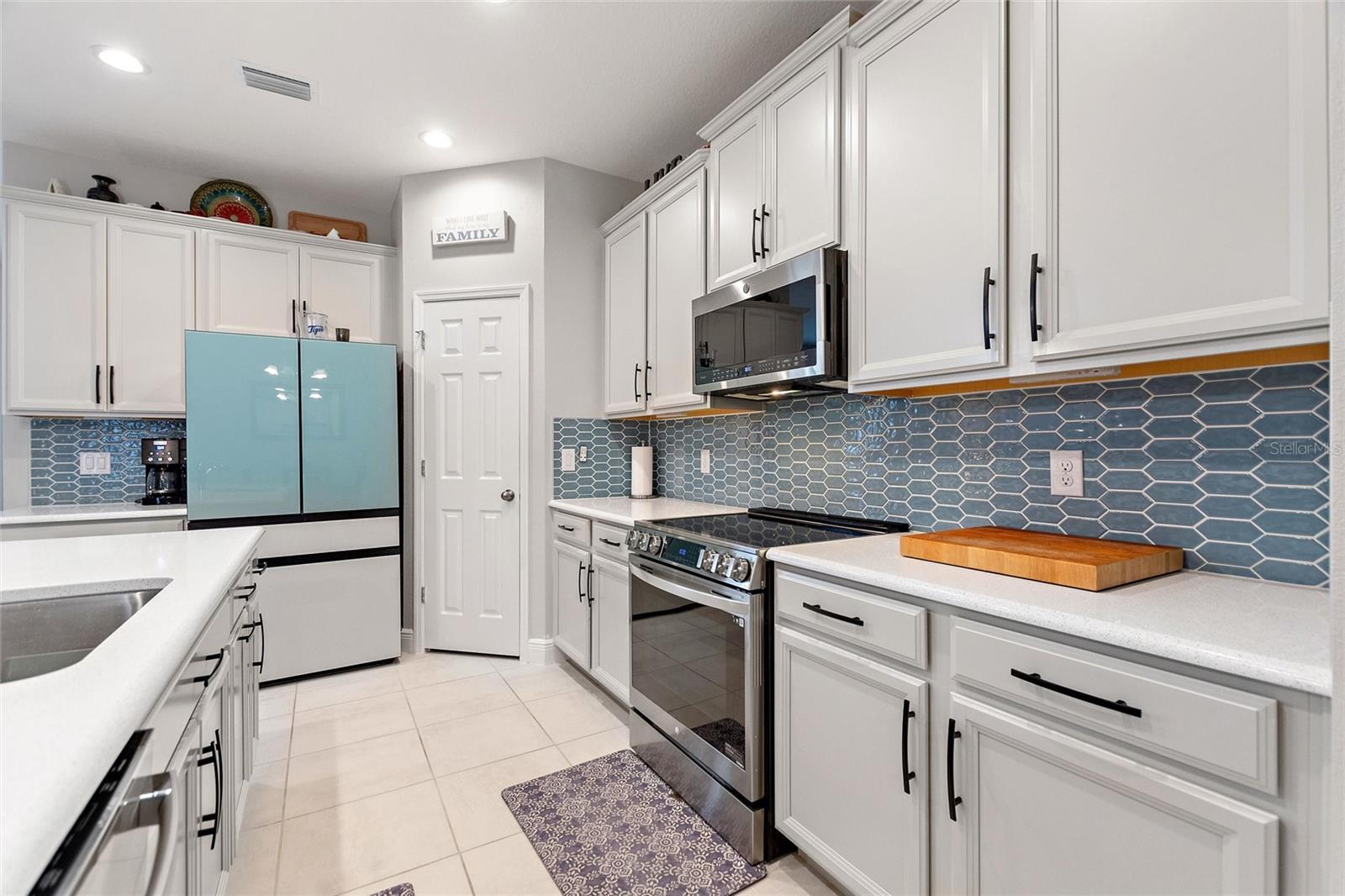 Image 21 of 68 For 5645 Camilla Street