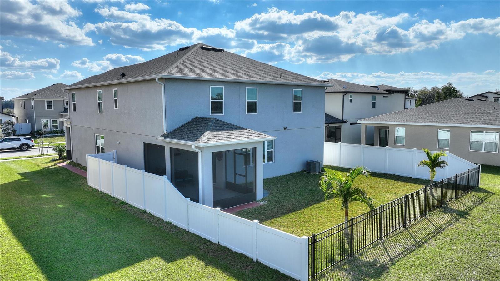Image 5 of 68 For 5645 Camilla Street