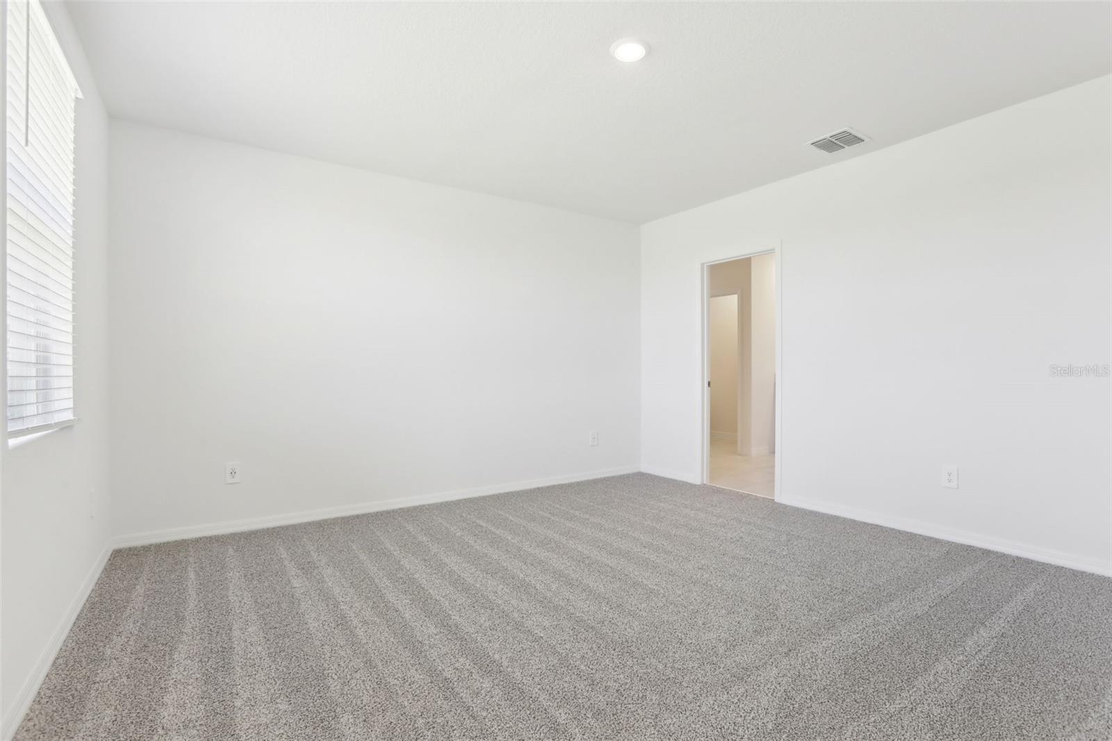 Image 21 of 31 For 2098 Rosewood Drive