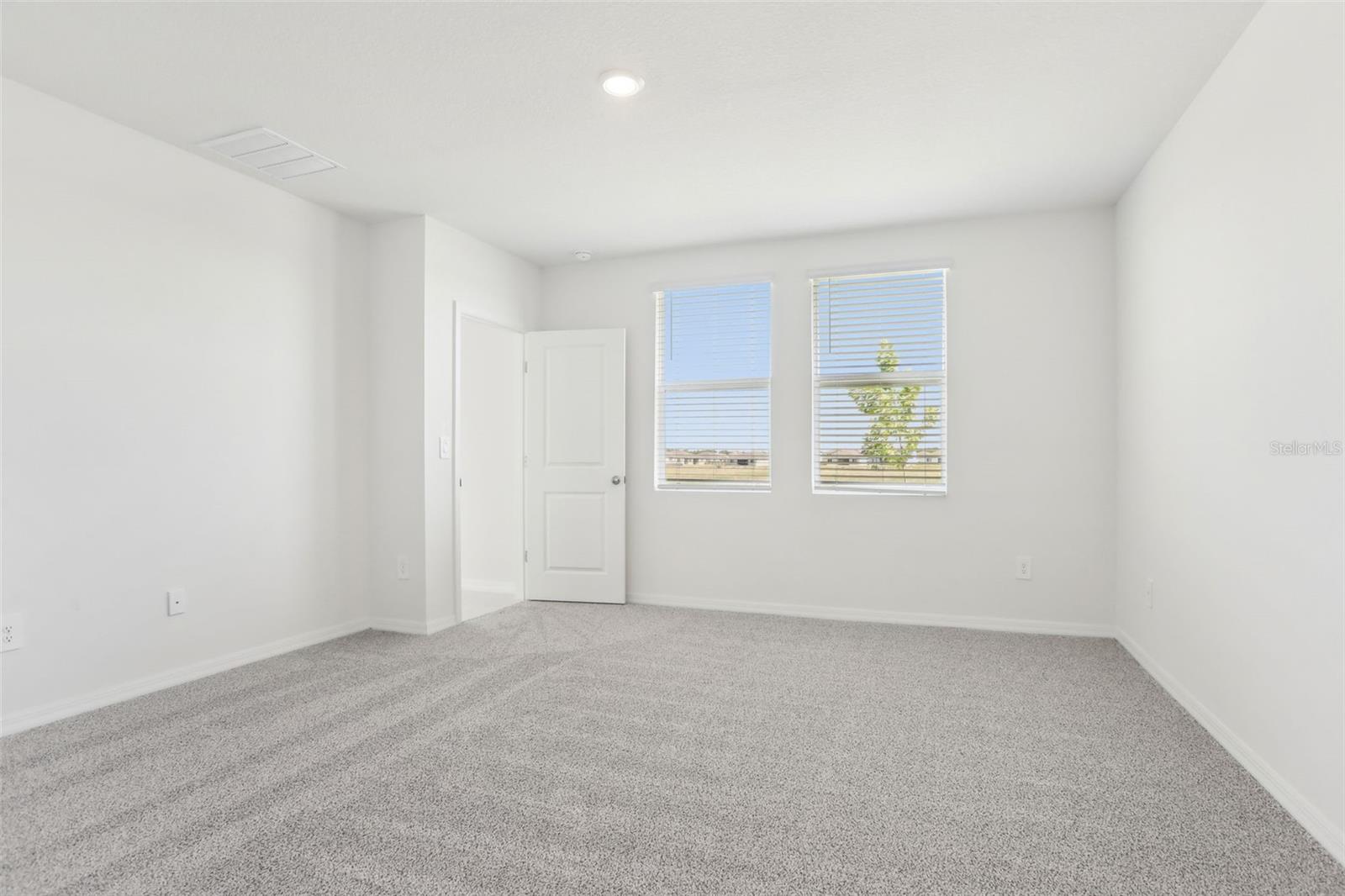 Image 22 of 31 For 2098 Rosewood Drive