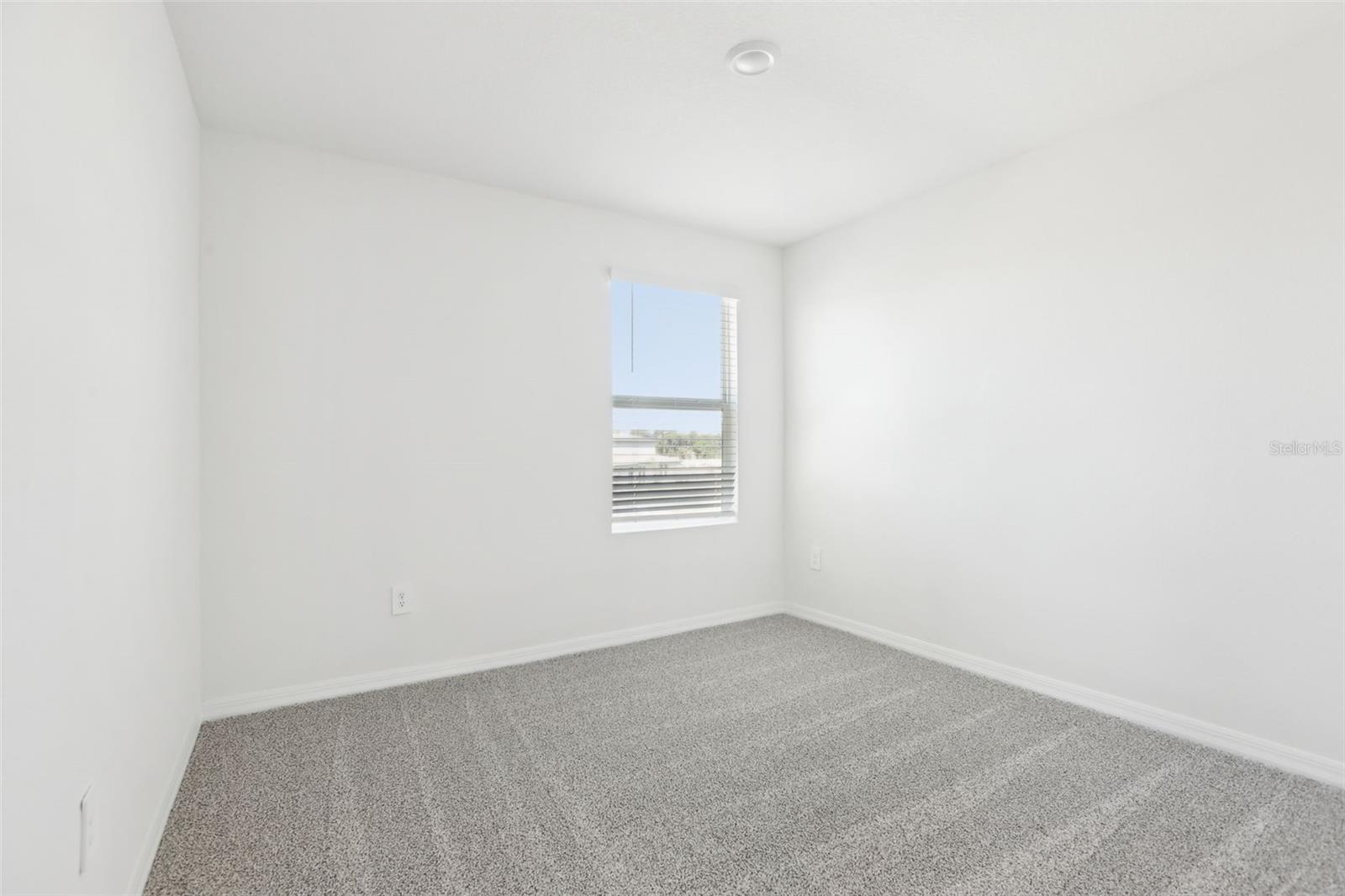 Image 26 of 31 For 2098 Rosewood Drive