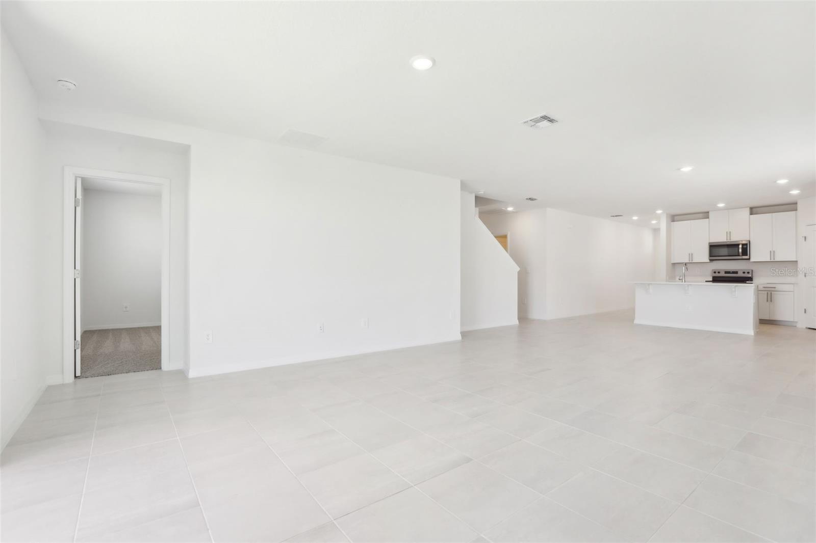 Image 6 of 31 For 2098 Rosewood Drive