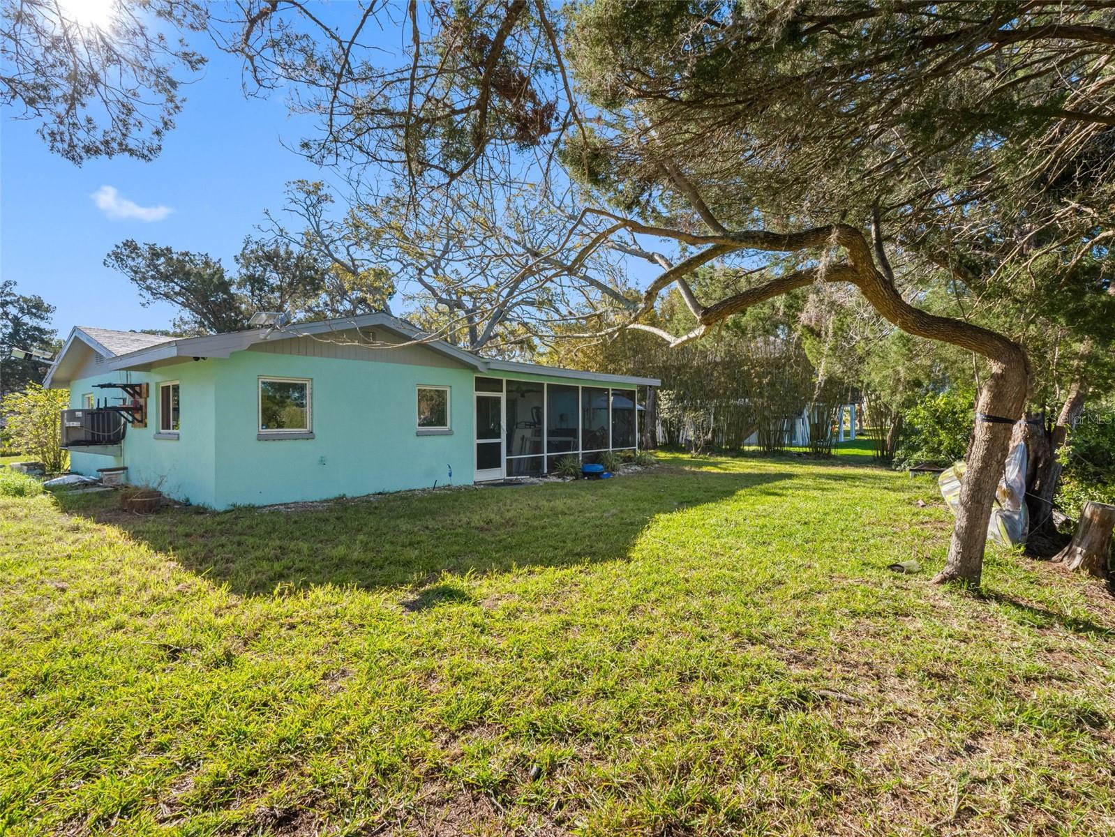 Listing photo id 5 for 5275 Miller Bayou Drive