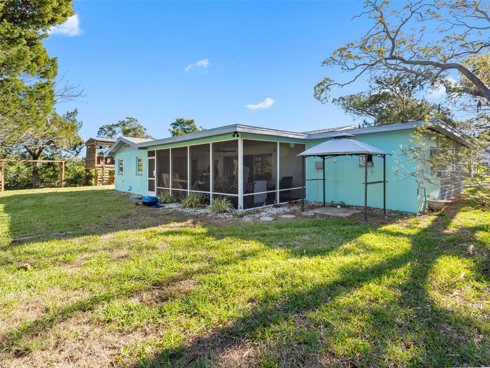 Listing photo id 6 for 5275 Miller Bayou Drive