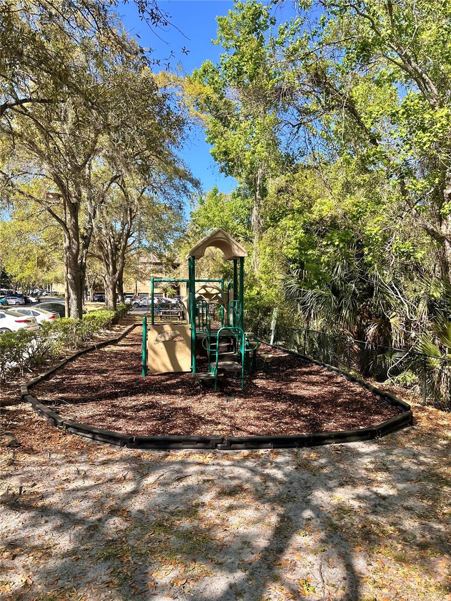 Image 37 of 43 For 413 Summit Ridge Place 115