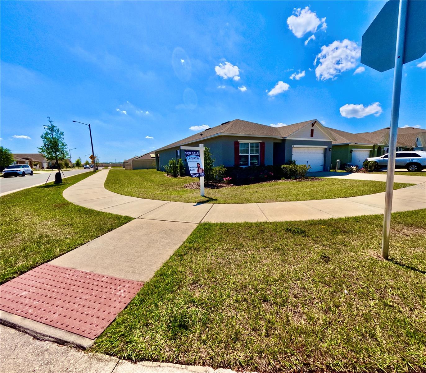 Image 4 of 46 For 992 Serchio Street