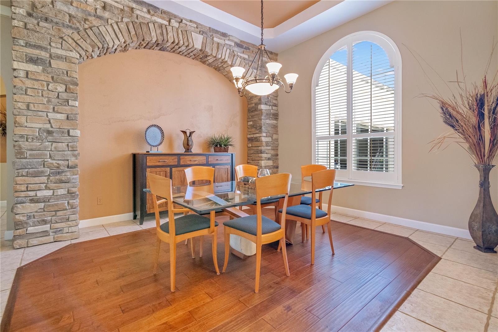 Image 12 of 39 For 1649 Kersley Circle