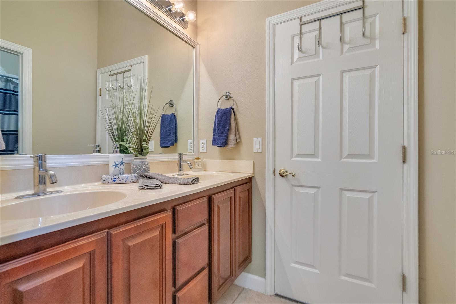 Image 15 of 39 For 1649 Kersley Circle