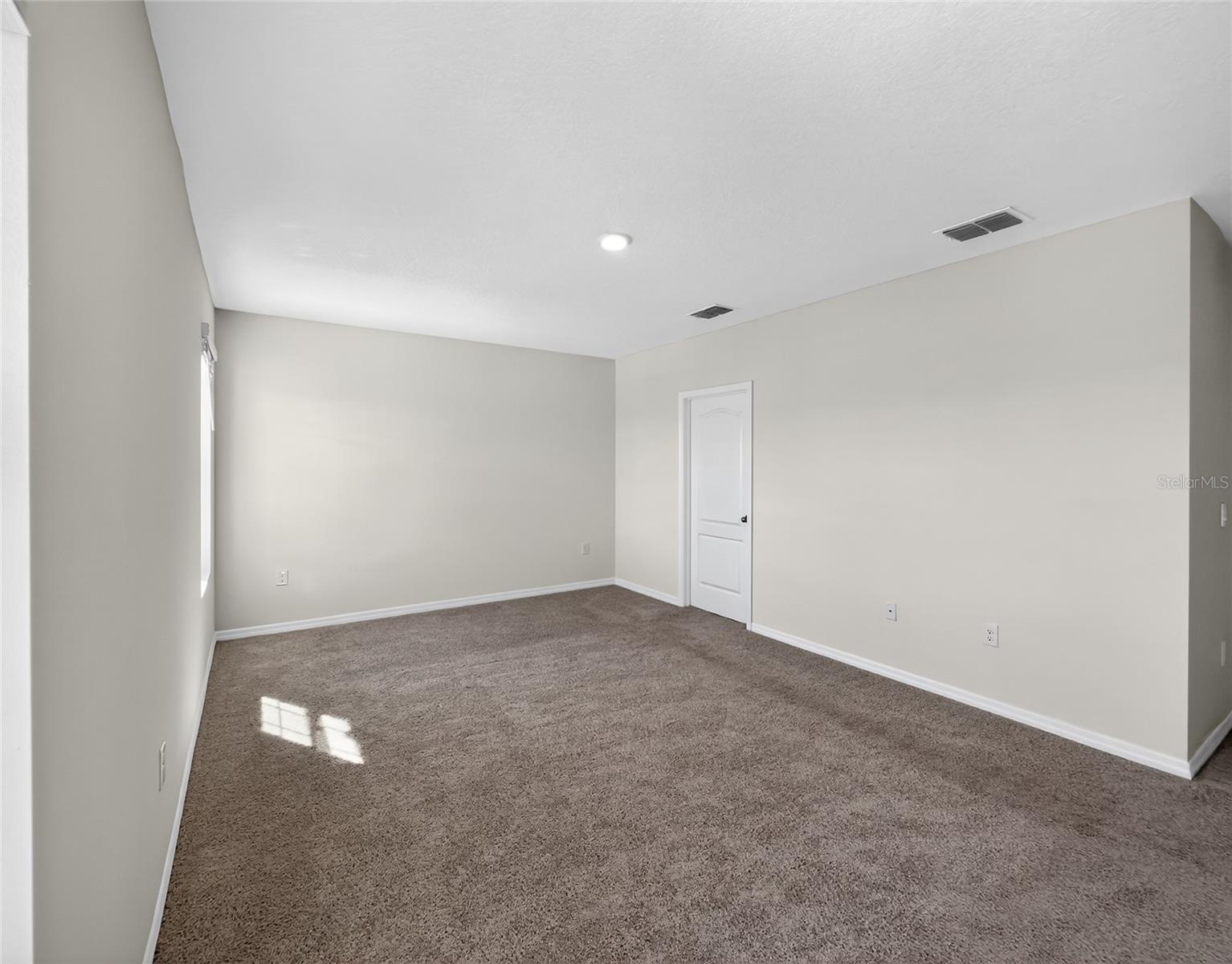 Image 54 of 75 For 2597 Shamrock Street