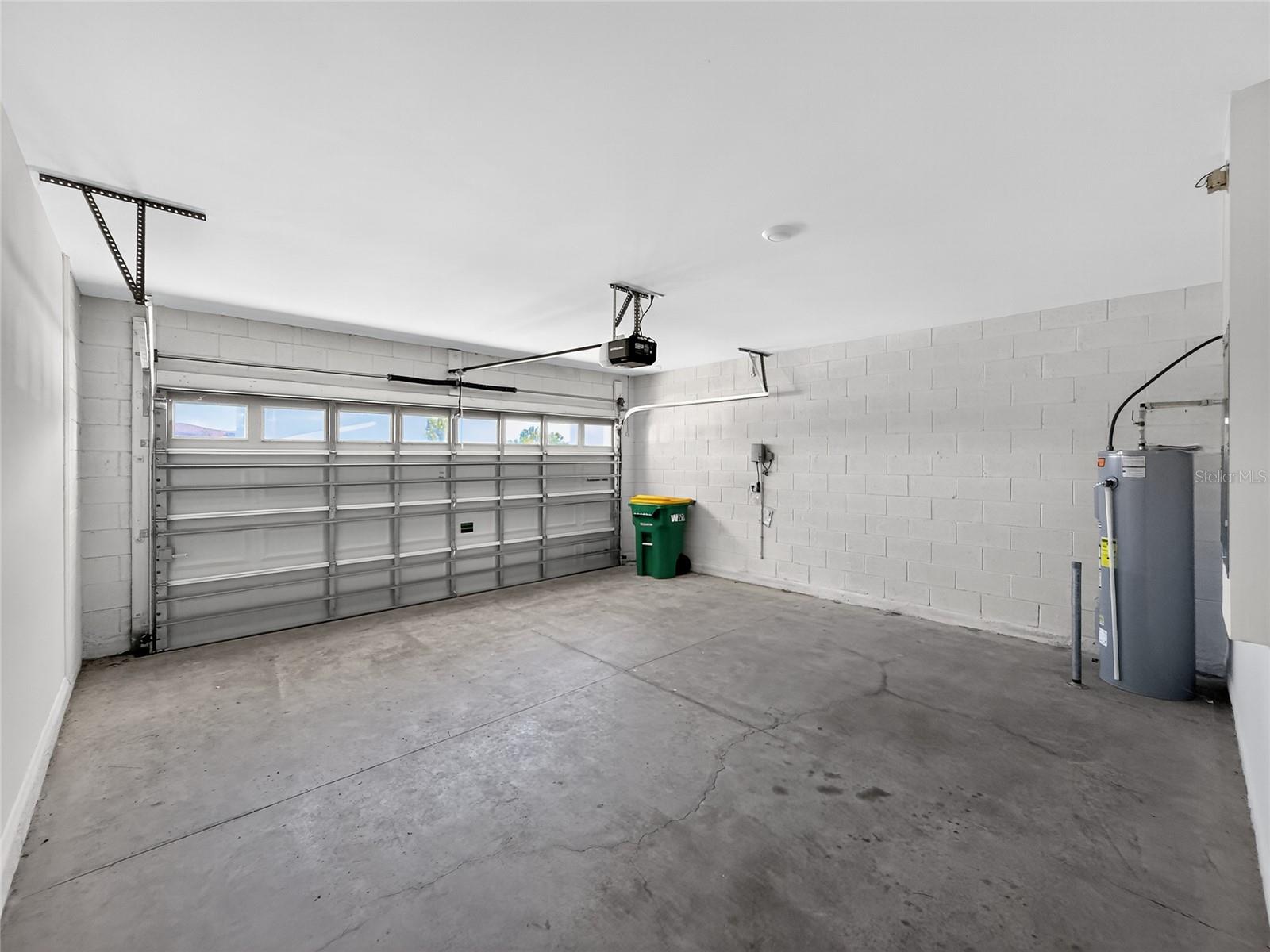 Image 56 of 75 For 2597 Shamrock Street