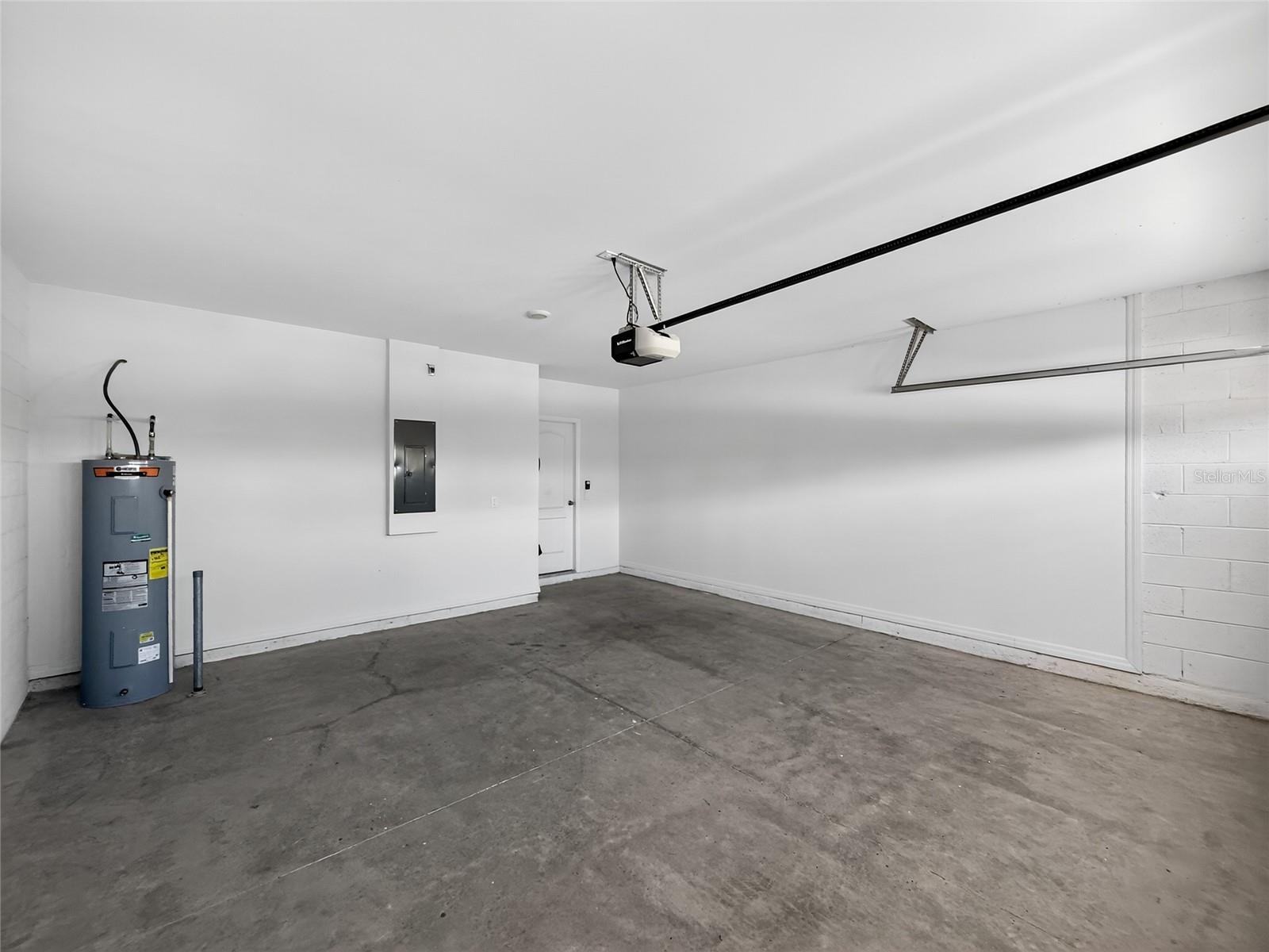 Image 57 of 75 For 2597 Shamrock Street