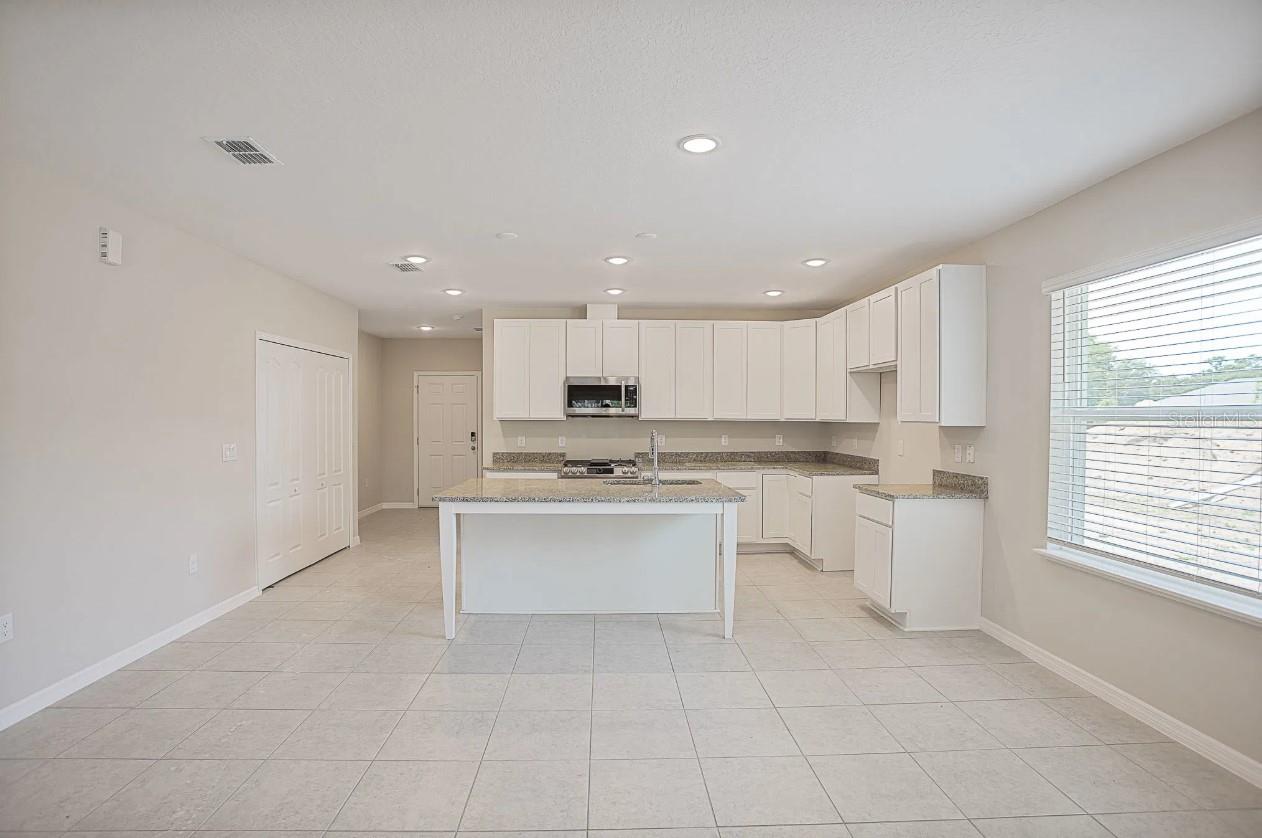 Image 11 of 21 For 25880 Prada Drive