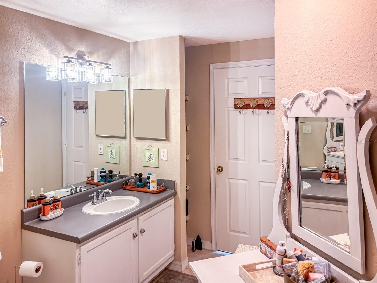 Image 10 of 19 For 3446 Soho Street 106