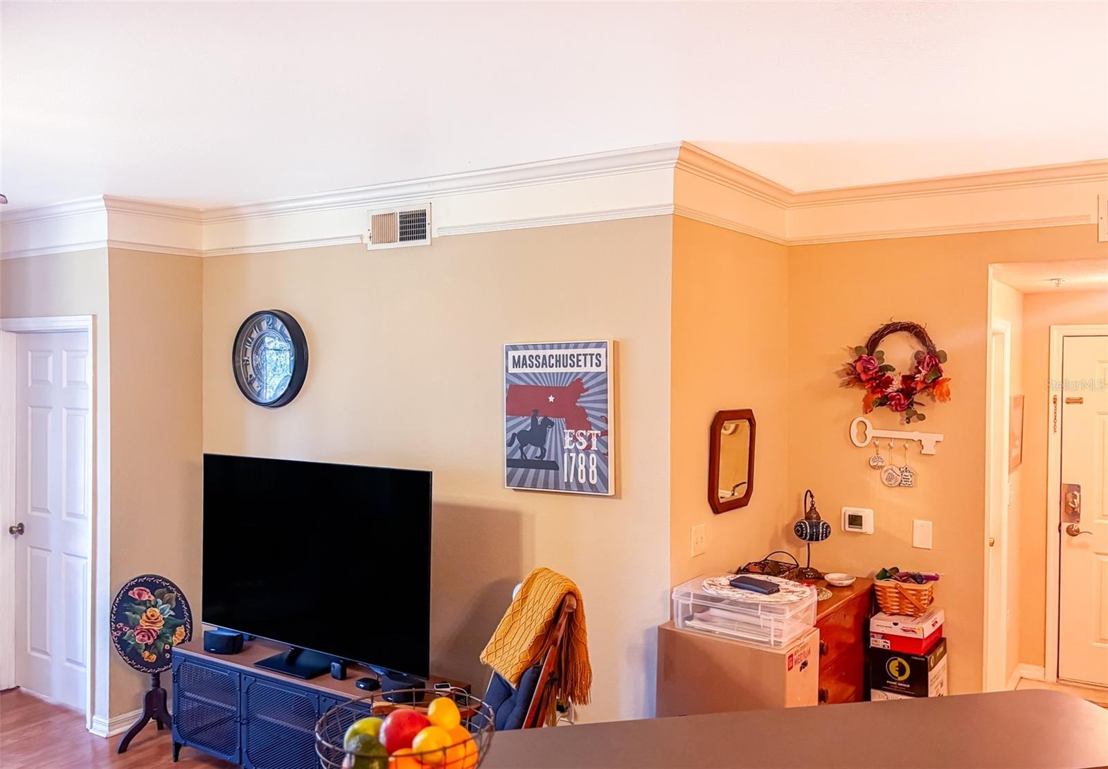 Image 4 of 19 For 3446 Soho Street 106