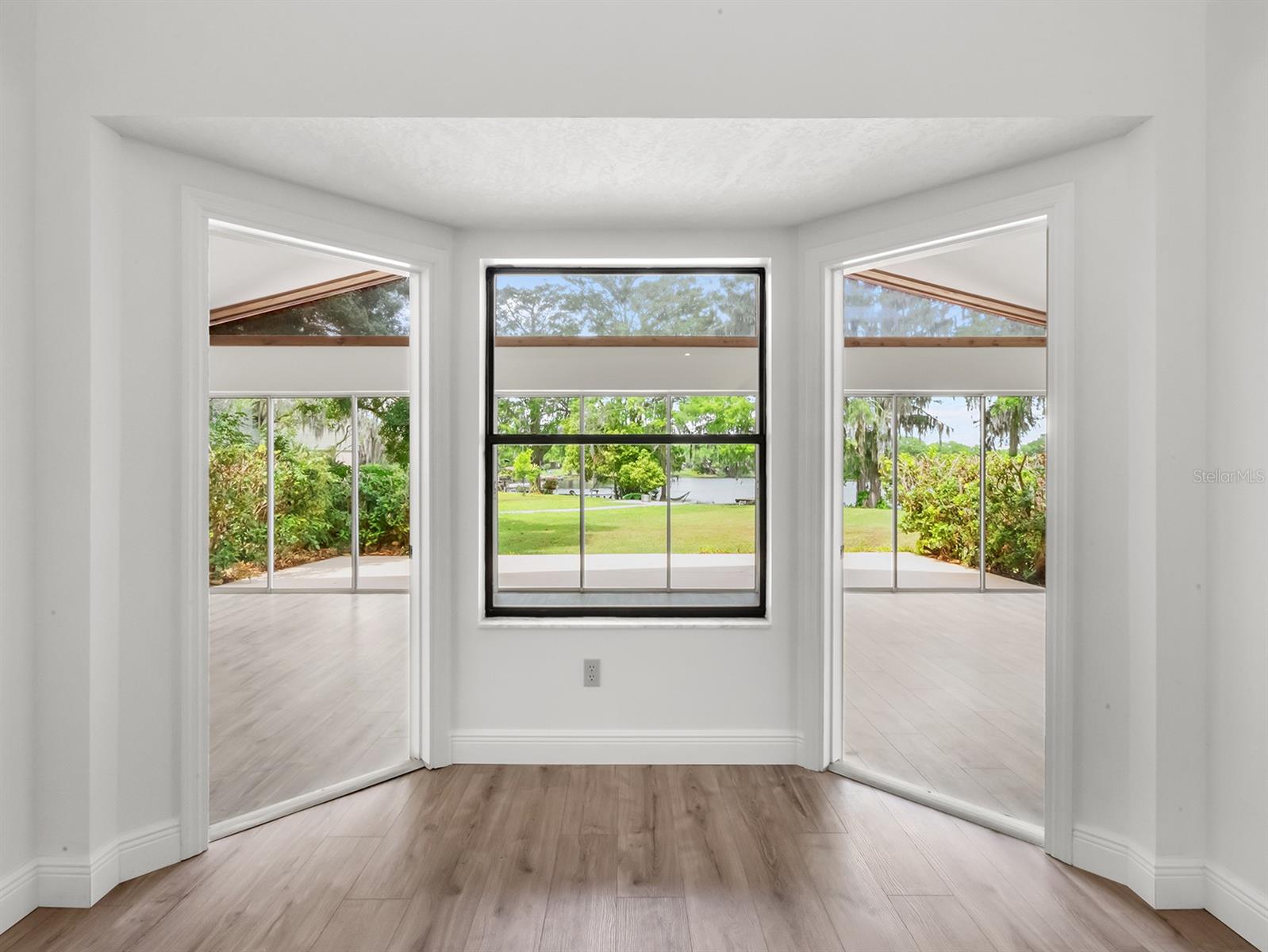 Image 14 of 35 For 1430 Hyde Park Drive