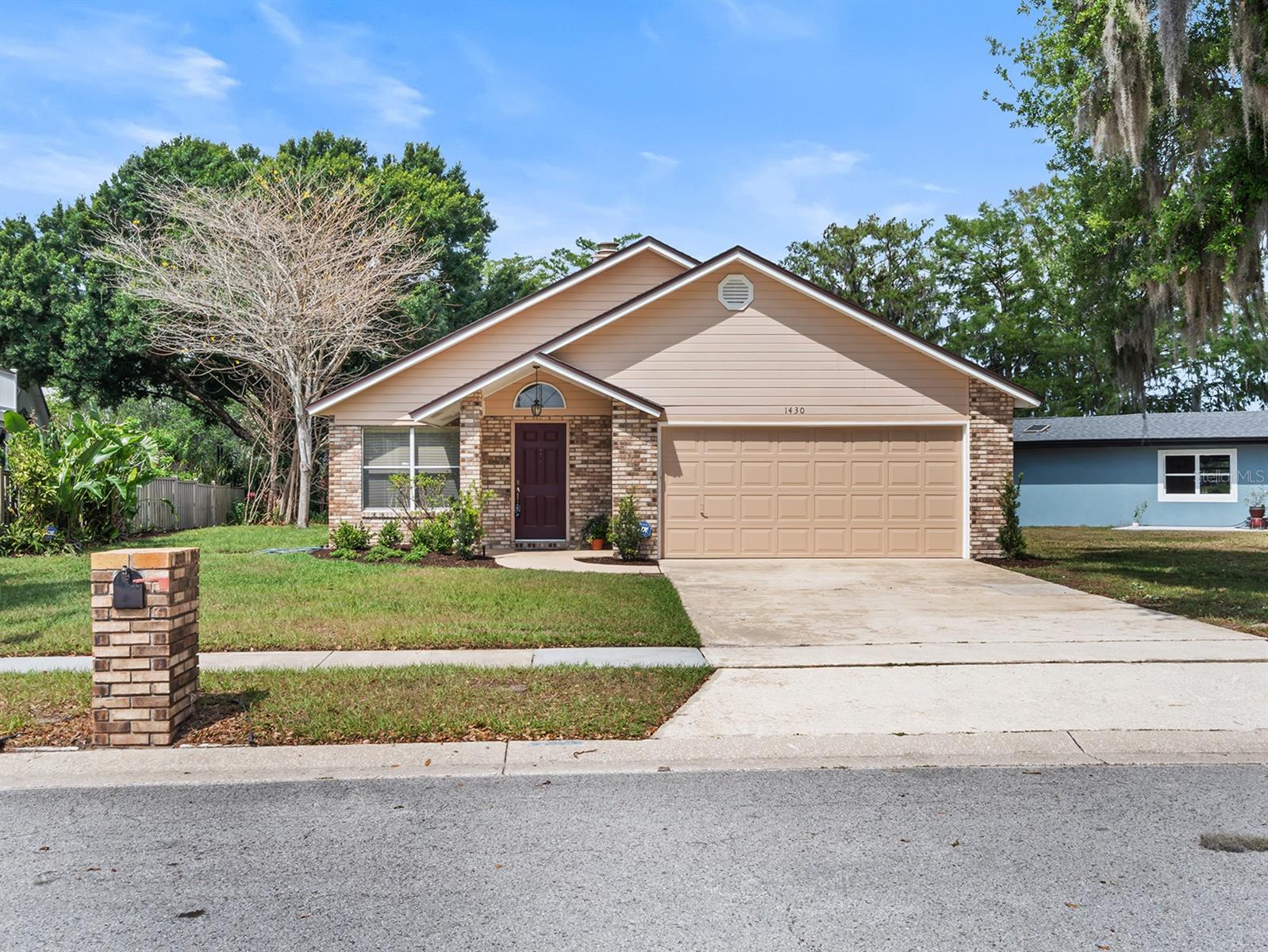 Image 3 of 35 For 1430 Hyde Park Drive