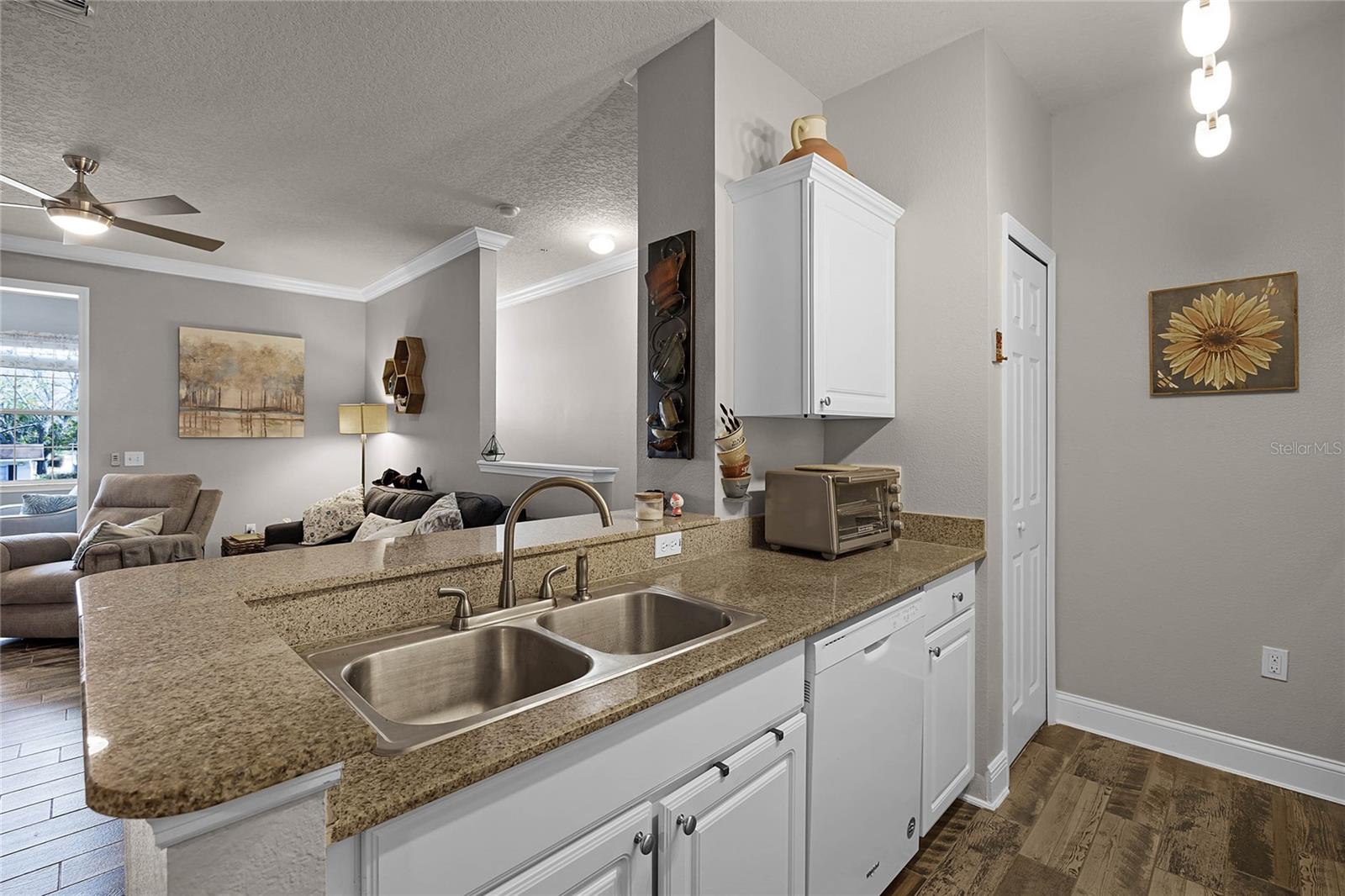 Image 3 of 41 For 430 Southern Pecan Circle 207