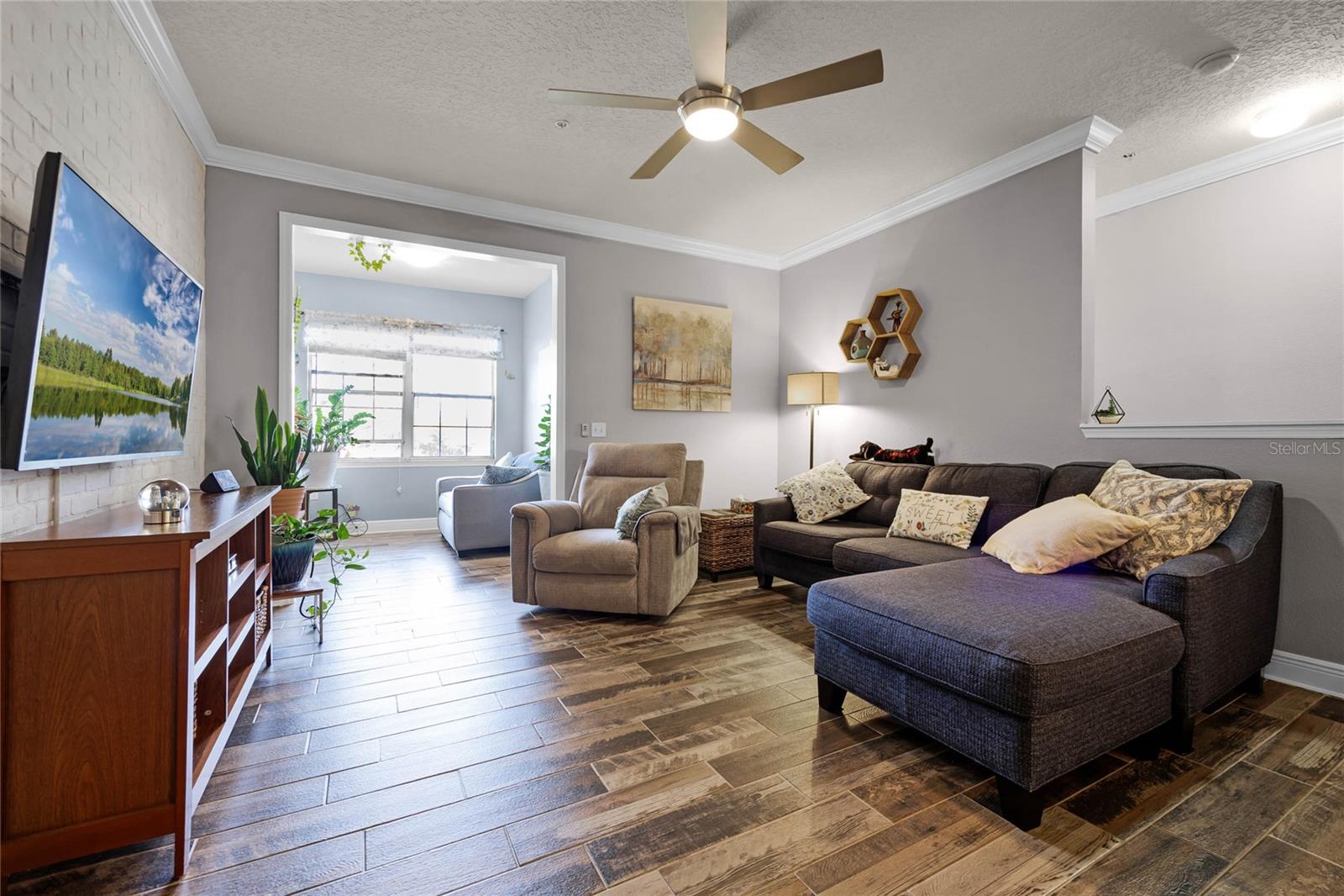 Image 5 of 41 For 430 Southern Pecan Circle 207