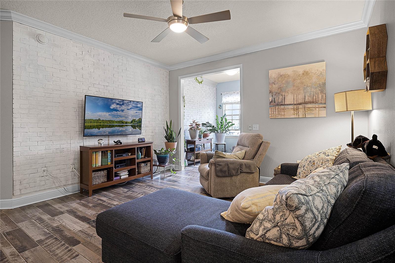 Image 6 of 41 For 430 Southern Pecan Circle 207