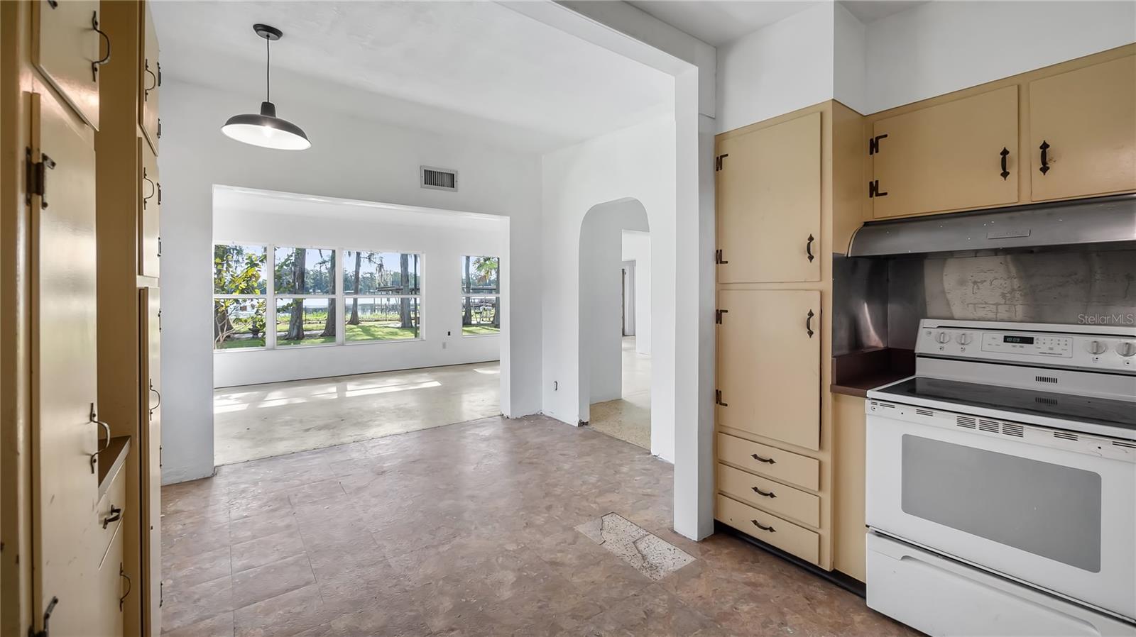 Image 10 of 30 For 5741 Rockwood Avenue