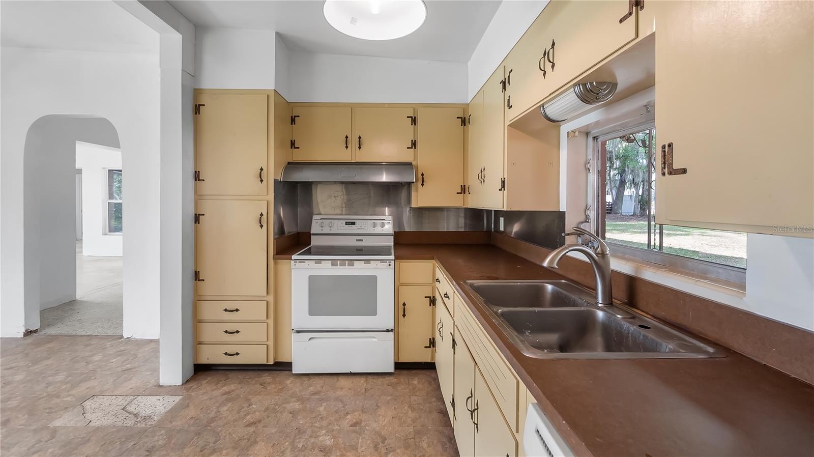 Image 11 of 30 For 5741 Rockwood Avenue