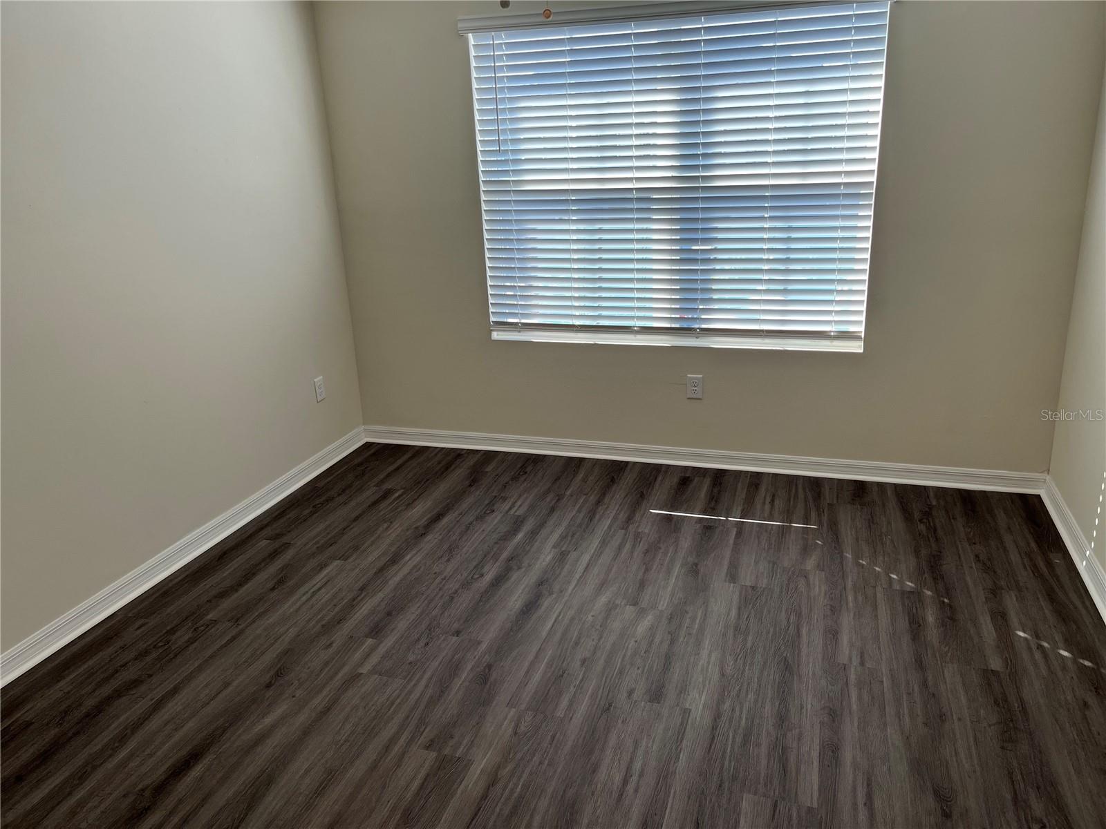 Image 14 of 18 For 4577 Sparkling Shell Avenue